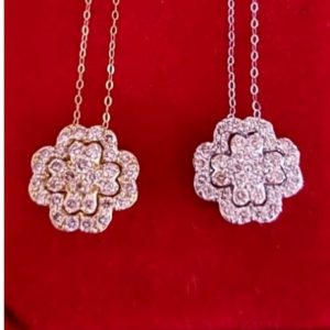 0.50ct Natural Diamond 8 Ways Clover necklace
